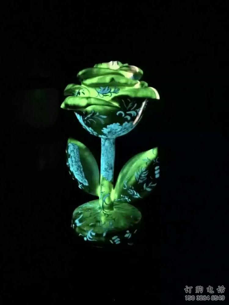 燈光玫瑰花雕塑廠家 發(fā)光小品 商業(yè)街不銹鋼玫瑰花雕塑廠