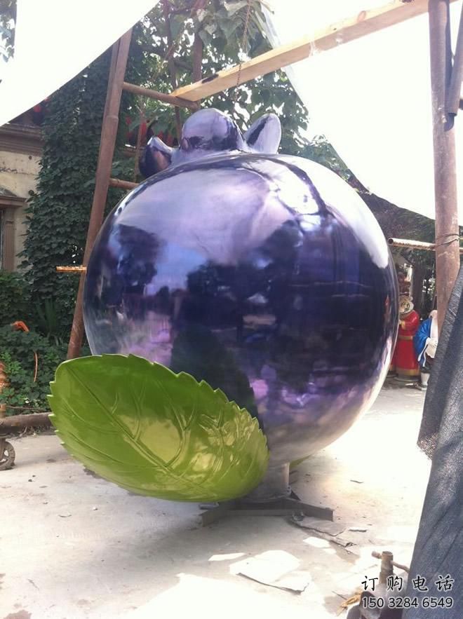 創意藍莓雕塑廠家 仿真小品 公園藍莓雕塑廠