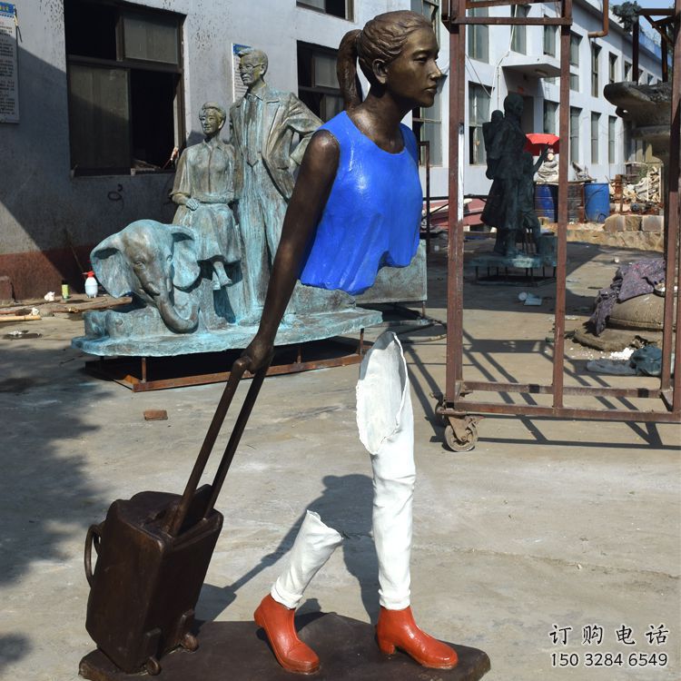 現(xiàn)代女性雕塑廠家 大型別墅區(qū)擺件 創(chuàng)意不銹鋼女性雕塑產品