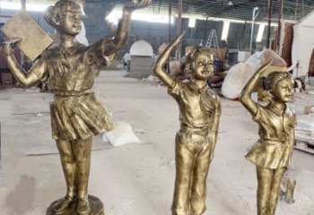 仿古少先隊雕塑廠家 騰飛草地小品 現(xiàn)代不銹鋼少先隊雕塑價格