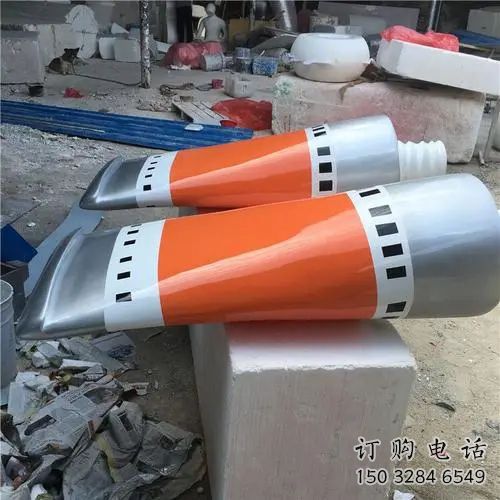 街頭牙膏雕塑廠家 大型別墅區擺件  現代不銹鋼牙膏雕塑廠