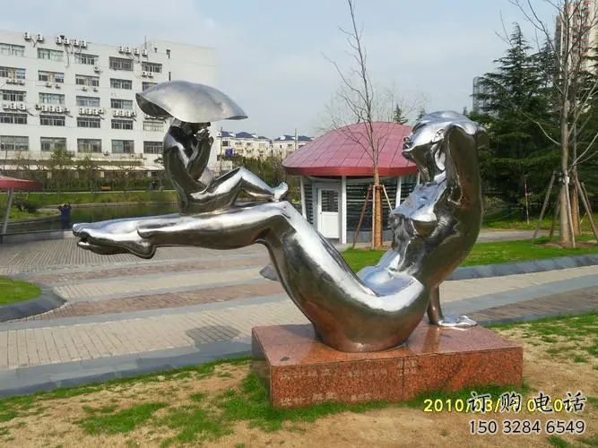 街頭母親雕塑廠家 大型別墅區(qū)擺件  鏡面不銹鋼母親雕塑廠