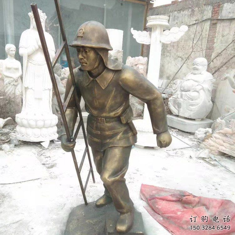 烤漆消防員雕塑廠家  創(chuàng)意小品  戶外消防員雕塑工廠