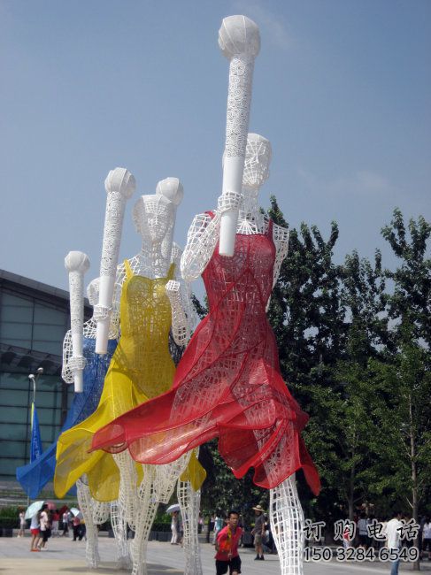 鏤空運(yùn)動(dòng)員雕塑廠家 園林小品 烤漆不銹鋼運(yùn)動(dòng)員雕塑廠