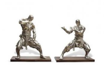 鏡面擊劍雕塑廠家 大型擺件  戶外現代不銹鋼擊劍雕塑