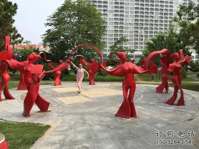 彩繪扭秧歌雕塑廠家  戶外創意擺件 街頭烤漆不銹鋼扭秧歌雕塑