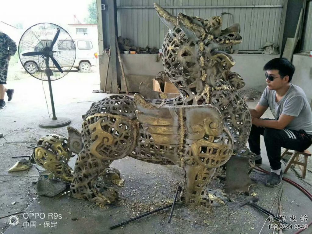 抽象貔貅雕塑廠家  公園廣場小品  現代貔貅雕塑價格