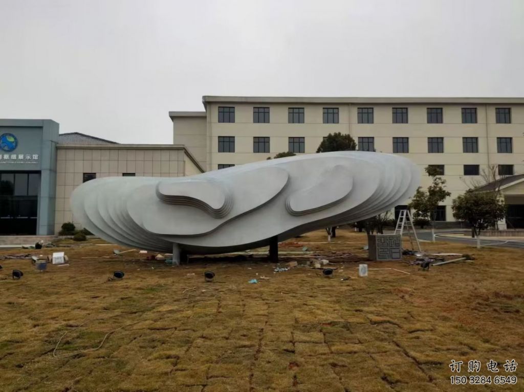 片狀魚抽象雕塑