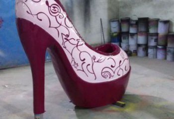 定制店門口高跟鞋雕塑 創(chuàng)意動(dòng)漫雕塑 仿真擺件雕塑