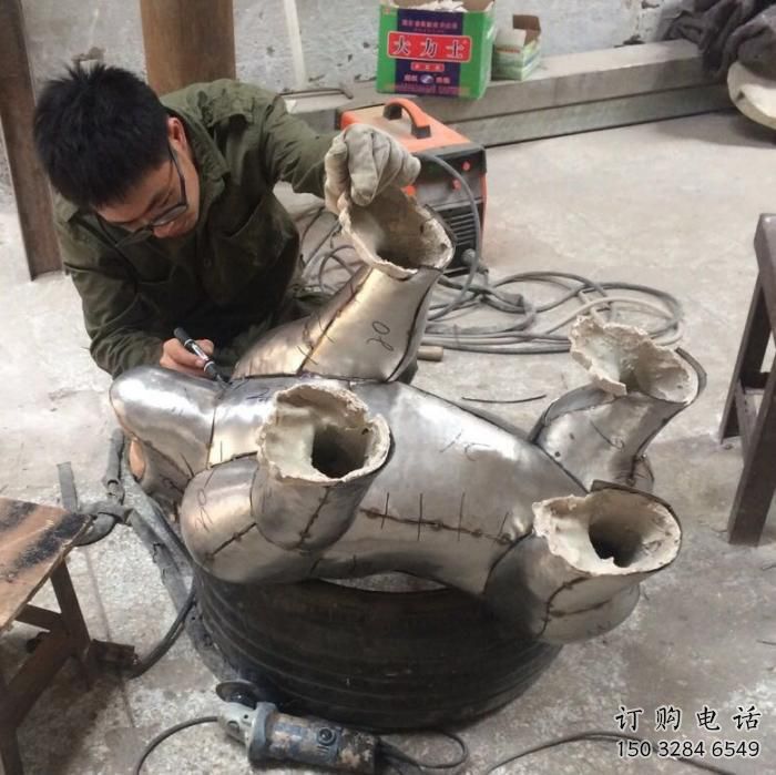 遼寧步行街猩猩雕塑，景觀主題，鍛造工藝