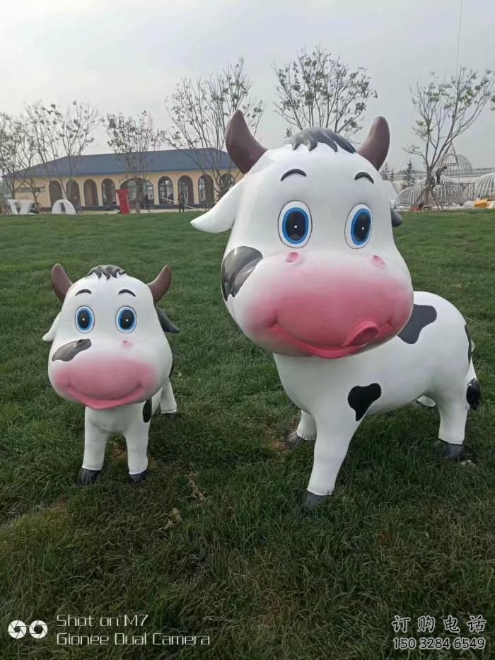 抽象狗雕塑 店門口彩繪雕塑 步行街擺件