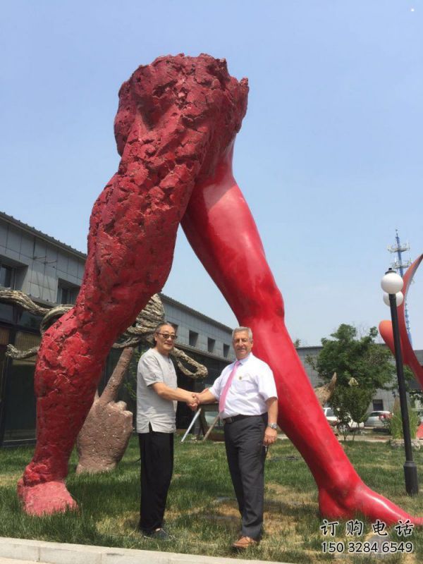 景觀人字雕塑選用，美陳雕塑，不銹鋼人字雕塑廠家展示