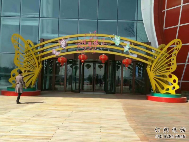 蝴蝶拱門雕塑，鏤空烤漆效果，不銹鋼小區(qū)標識雕塑