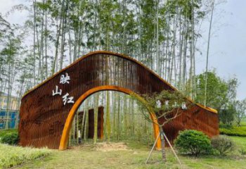 鏤空大門(mén)雕塑，耐候鋼鏤空結(jié)構(gòu)，景觀美陳裝飾