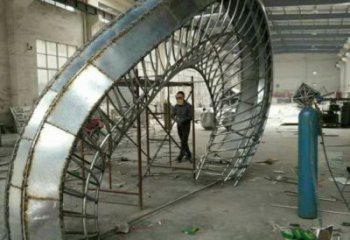 鏤空半圓門頭雕塑，不銹鋼結構大門雕塑制作