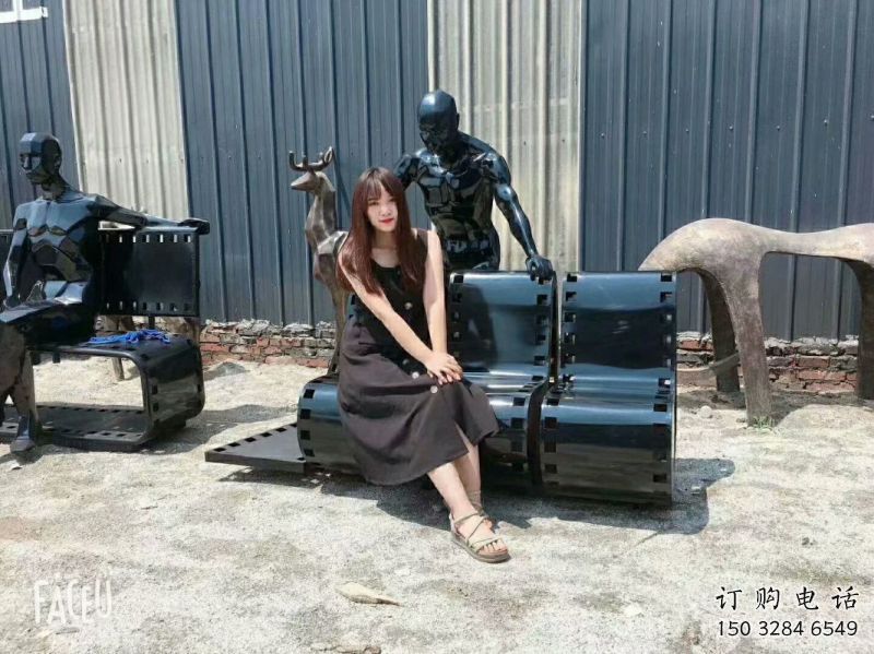 戶外膠卷坐凳雕塑