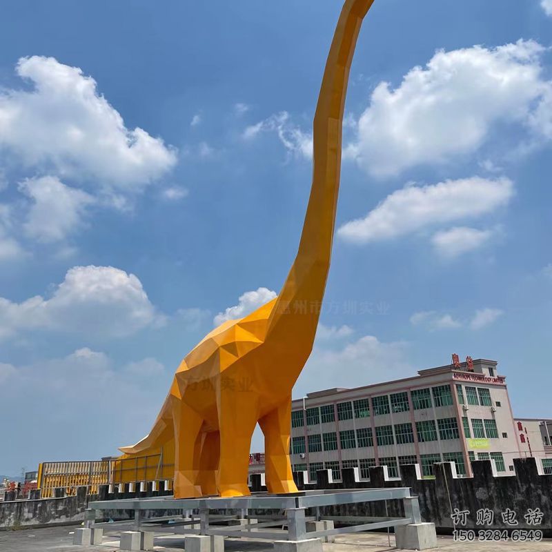 鍛鋼恐龍雕塑選用，小區擺件，大型烤漆恐龍雕塑公司