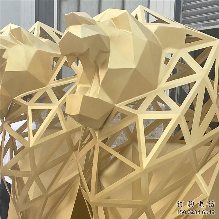 鍛鋼獅子雕塑選用，小區擺件，大型不銹鋼獅子雕塑公司