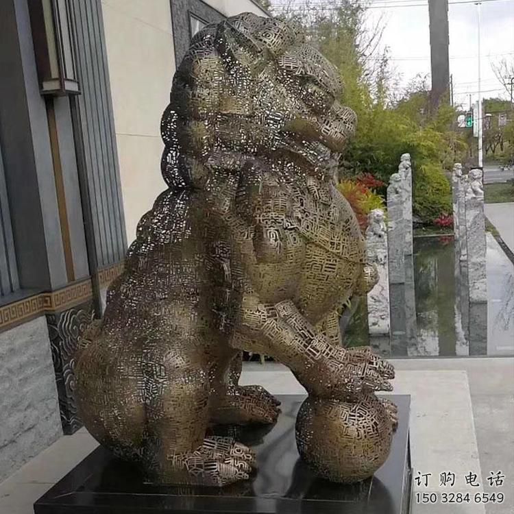 獅子鏤空雕塑優(yōu)選，城市裝飾，景觀不銹鋼獅子雕塑供給