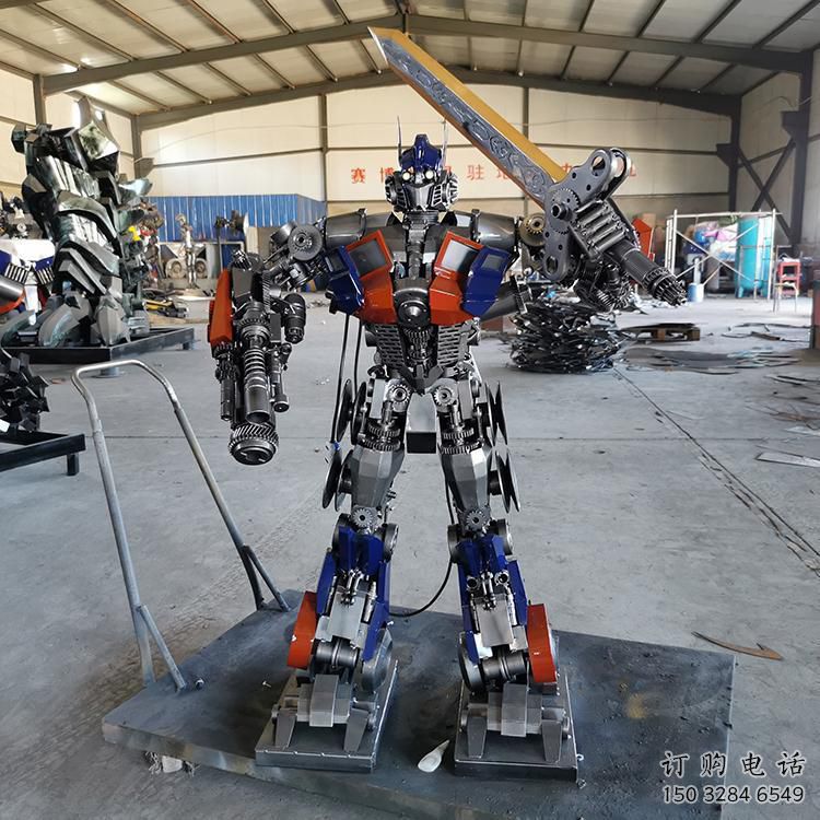 奧特曼版擎天柱雕塑