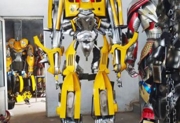 動(dòng)漫版大黃蜂雕塑