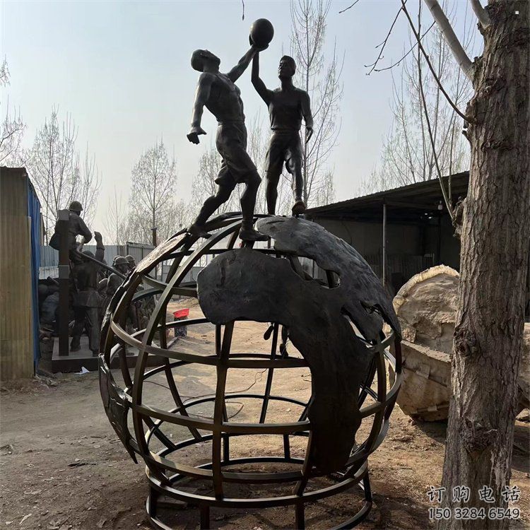地球儀雕塑供應，校園雕塑，地球儀人物雕塑制造廠家
