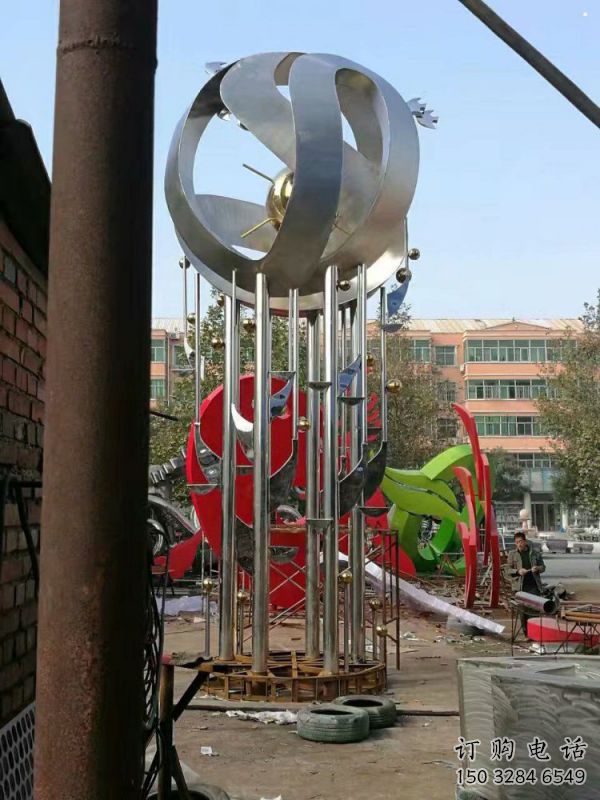 地球儀雕塑定制，小區雕塑，不銹鋼手托地球儀雕塑廠家