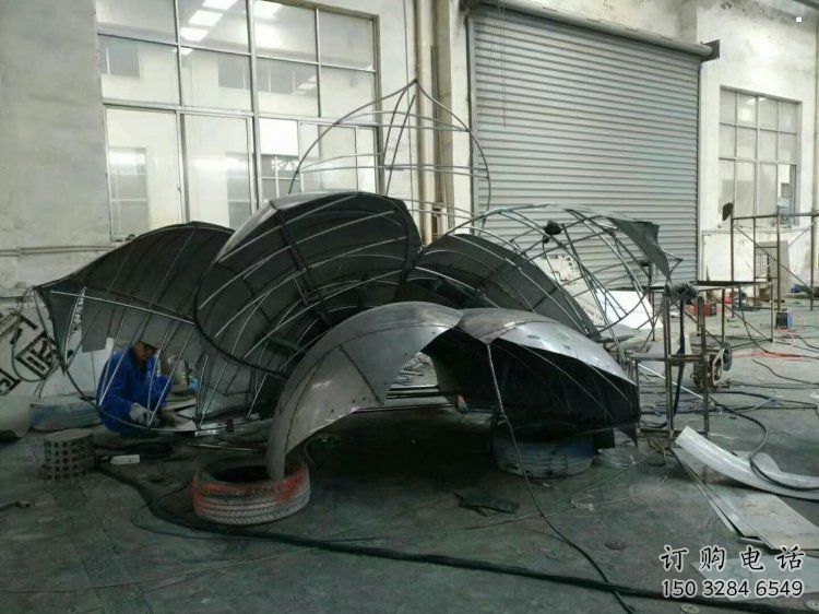 蓮花雕塑批發(fā)，鍛造工藝，不銹鋼蓮花雕塑廠家承接