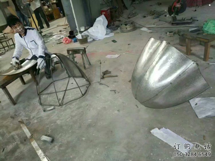 別墅區(qū)蓮藕雕塑