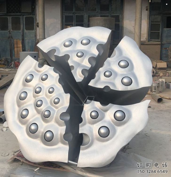 現(xiàn)代蓮蓬雕塑