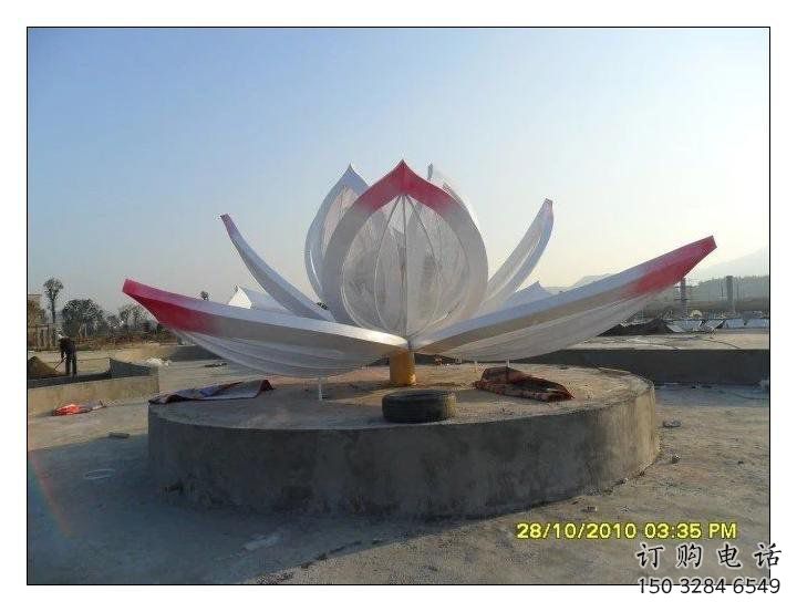 臥蓮雕塑廠家，景區(qū)雕塑，不銹鋼臥蓮雕塑選定