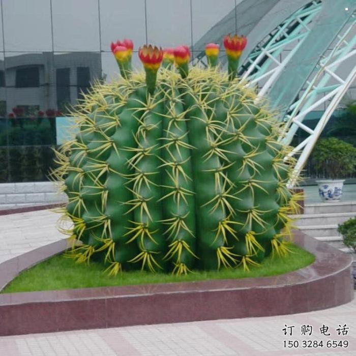 商場仙人球雕塑