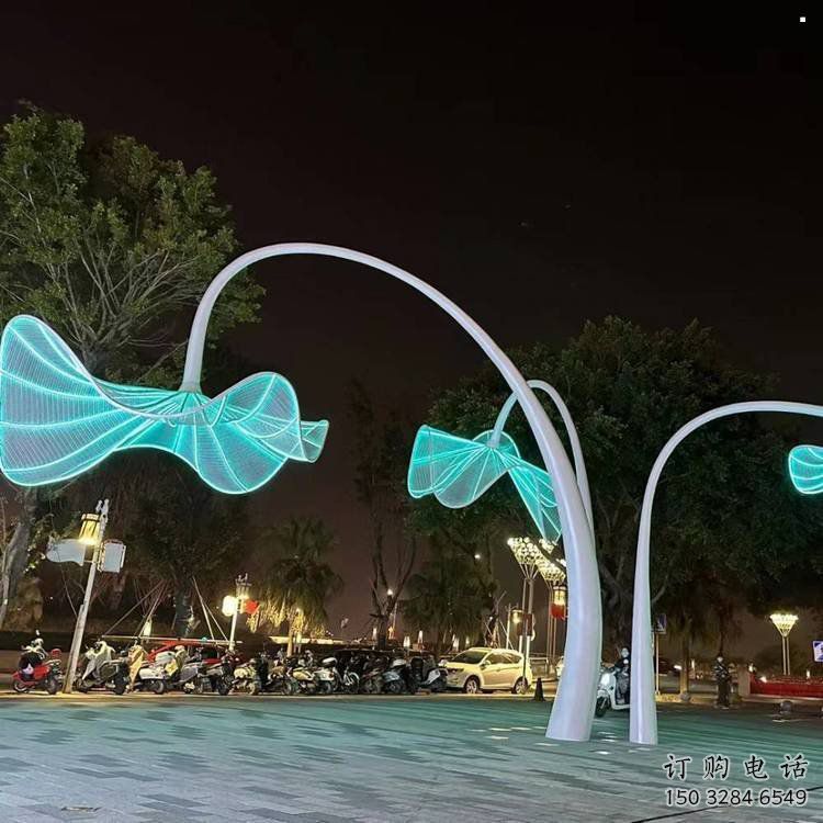 燈光花傘雕塑選用，廣場(chǎng)雕塑，不銹鋼花傘雕塑廠家