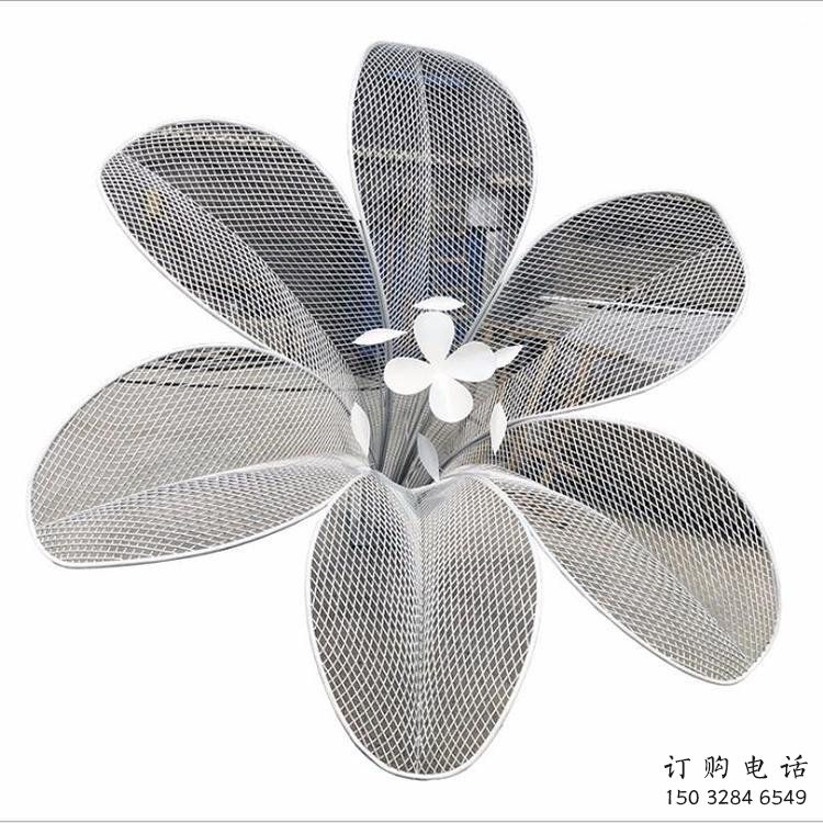 山茶花雕塑制作，村標概念，鏤空山茶花雕塑專供