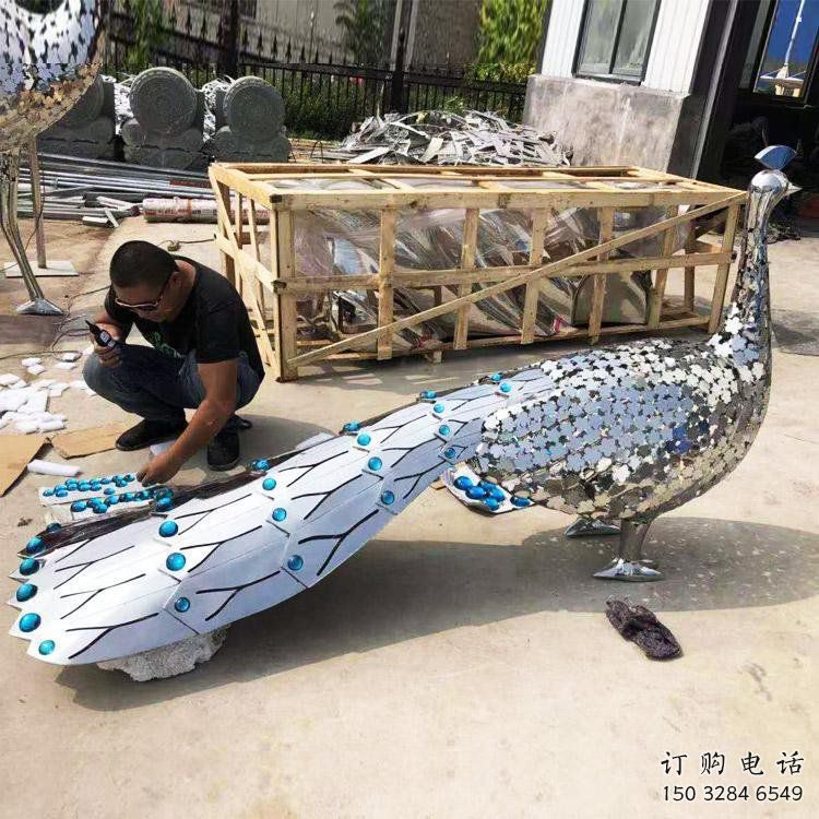 孔雀雕塑系列廠家，城市裝飾，不銹鋼孔雀雕塑優(yōu)選
