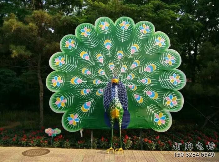 酒店孔雀雕塑