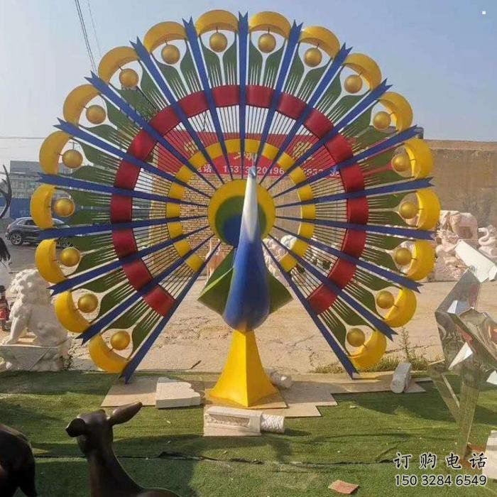 孔雀雕塑供需，室外軟裝，金屬孔雀開屏雕塑制作廠家?