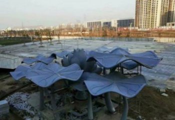 游樂場荷葉雕塑