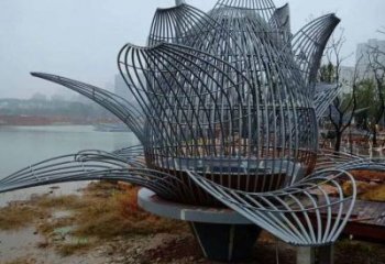 鏤空蓮花雕塑廠家，景區(qū)雕塑，景觀燈光蓮花雕塑指用