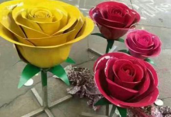 月季雕塑制造，城區(qū)小品，烤漆月季花朵雕塑提供