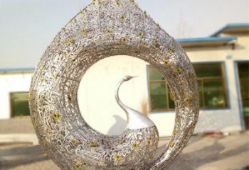 孔雀雕塑選用，美陳雕塑，鏤空鐵藝孔雀雕塑廠家?