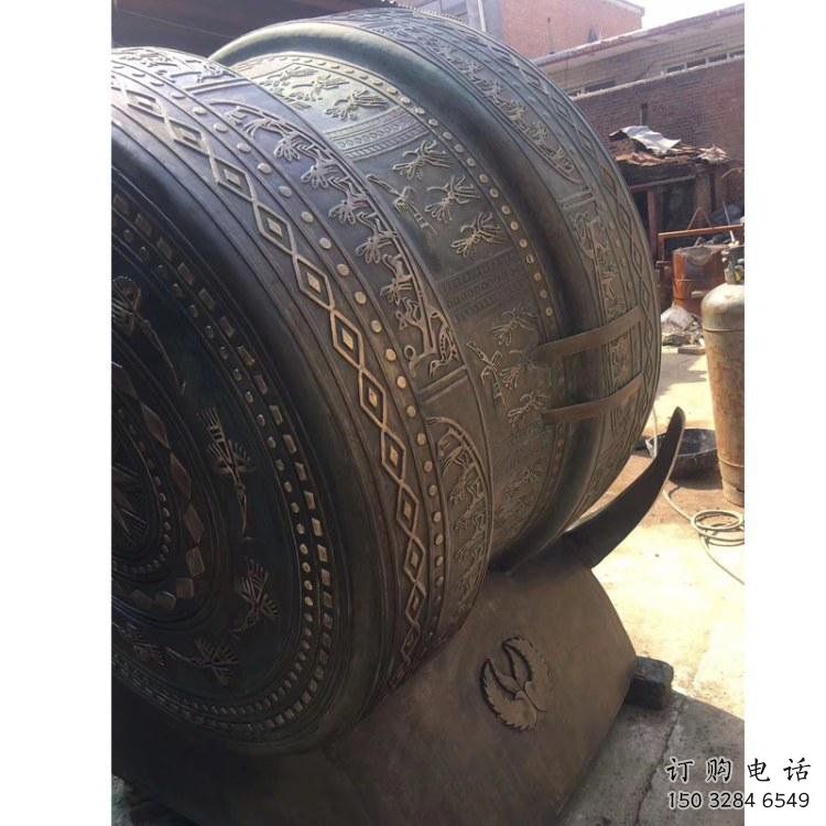 銅鼓雕塑批發，校園雕塑，抽象銅鼓雕塑定價