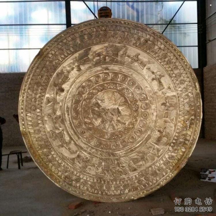 銅鼓雕塑選用，多彩藝術(shù)，大型銅鼓雕塑展品