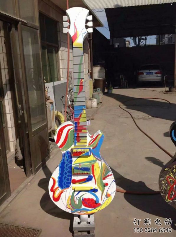 提琴雕塑預(yù)定，美陳雕塑，花園烤漆提琴雕塑承接