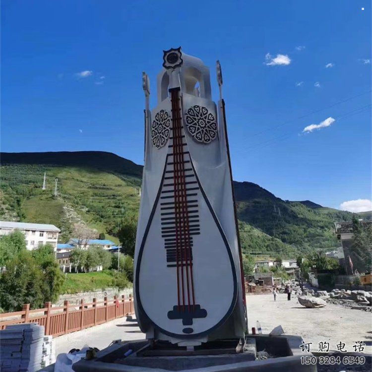 廣場琵琶雕塑
