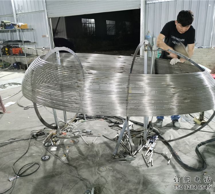 創(chuàng)意雞蛋雕塑