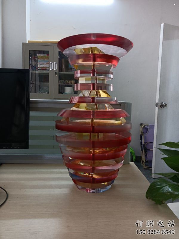 抽象花瓶雕塑制造，景觀雕塑，異形花瓶雕塑展品