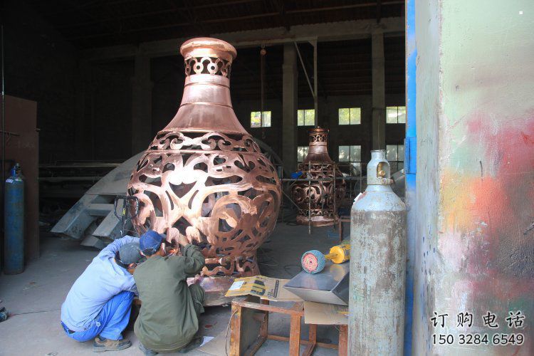 銅花瓶雕塑精選，室外軟裝，抽象銅花瓶雕塑廠家