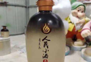 酒瓶雕塑服務(wù)商，美陳雕塑，玻璃鋼酒瓶雕塑精選