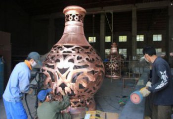 銅花瓶雕塑制作優(yōu)選，戶外雕塑，軟裝銅花瓶雕塑廠家